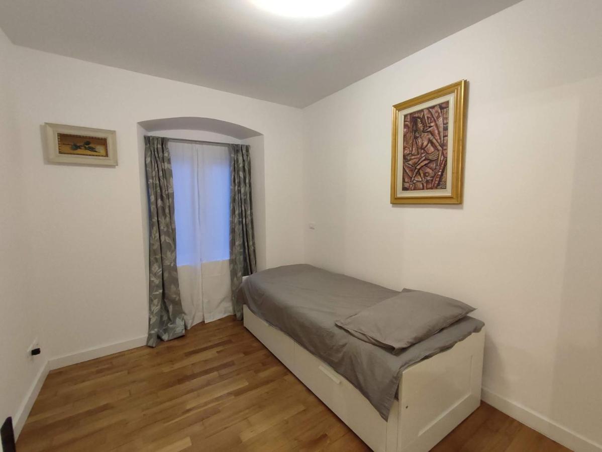 Casa Renova, Intero Appartamento, 2 Camere, Max 4 Ospiti, Trieste Zona Storica Exterior photo