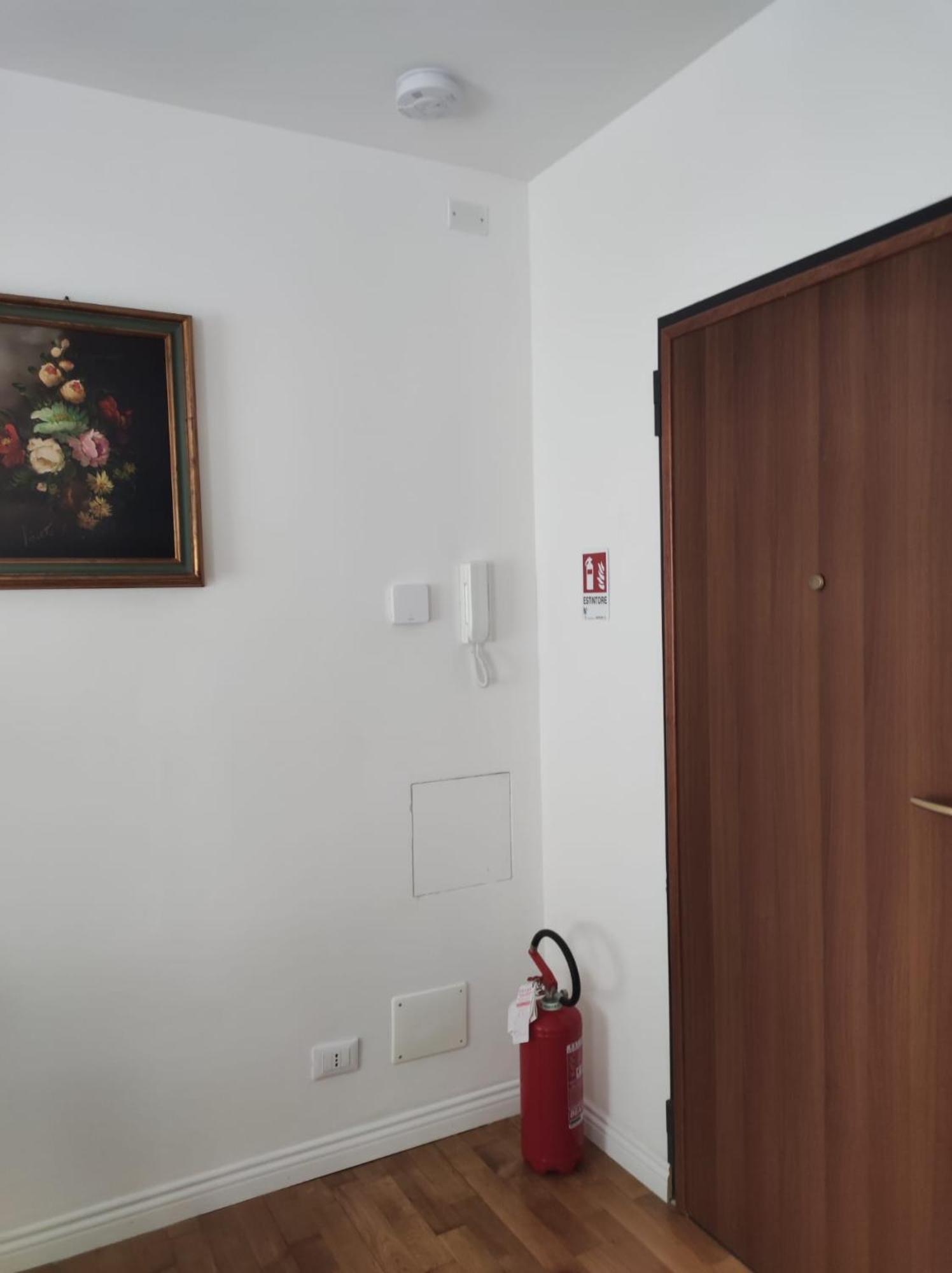 Casa Renova, Intero Appartamento, 2 Camere, Max 4 Ospiti, Trieste Zona Storica Exterior photo